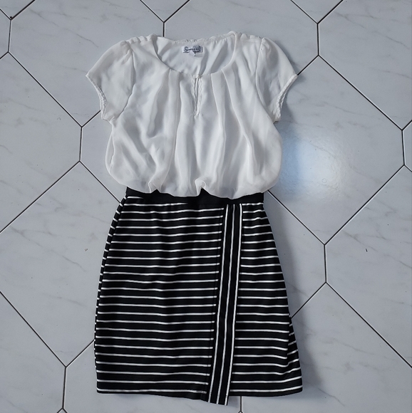 Speechless Black and White Blouson Dress Size Small - Picture 2 of 4